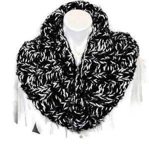 H & M Chunky Infinity Scarf Black and White